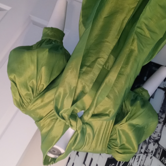 Tawni Haynes custom bow shirt dress - Picture 2 of 8